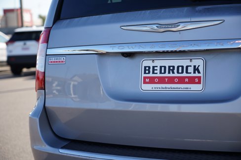 Used 2015 Chrysler Town & Country Touring image 10