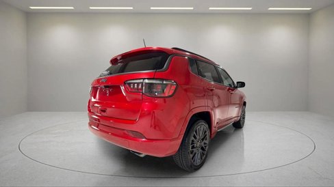 Used 2022 Jeep Compass Limited image 3