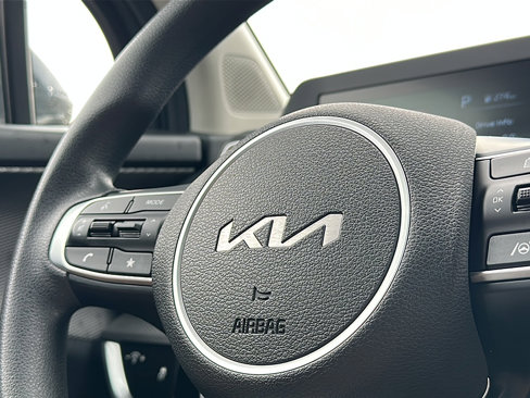 Used 2023 Kia Sportage LX image 30
