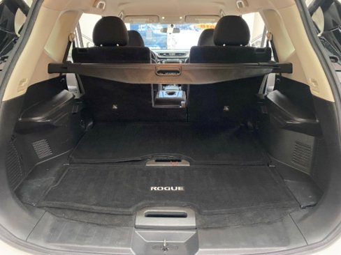 Used 2018 Nissan Rogue SV image 10