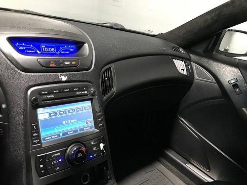 Used 2012 Hyundai Genesis 3.8 image 23