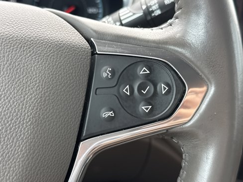 Used 2020 Chevrolet Traverse LT image 17