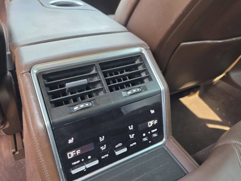 Used 2020 Porsche Panamera 4S image 26