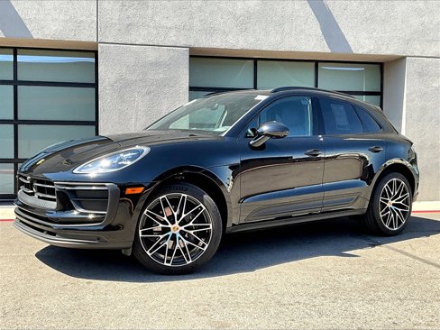 Certified 2025 Porsche Macan image 1