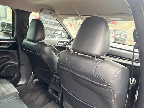 Used 2023 Mitsubishi Outlander SE image 25