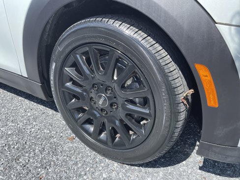 Used 2022 MINI Cooper 4-Door Hardtop image 4