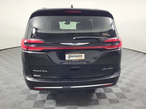 Used 2021 Chrysler Pacifica Touring w/ Cold Weather Group image 8