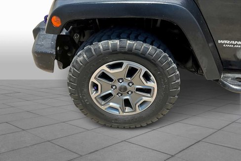 Used 2015 Jeep Wrangler Unlimited Rubicon w/ Connectivity Group image 9