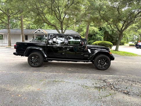 Used 2022 Jeep Gladiator Overland image 4