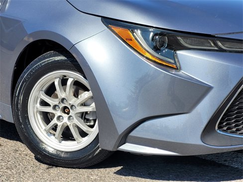 Certified 2022 Toyota Corolla LE image 4
