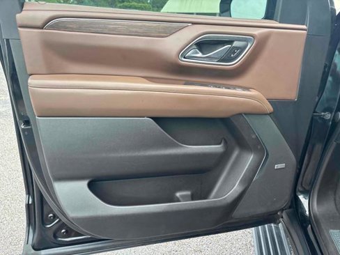 Used 2021 Chevrolet Tahoe High Country w/ Premium Package image 14