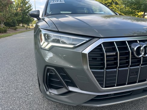 Certified 2025 Audi Q3 2.0T Premium Plus image 24