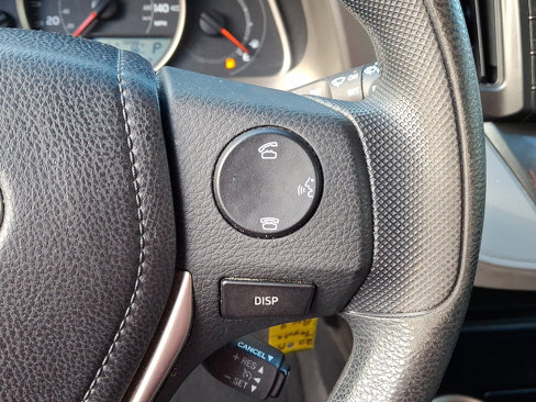 Used 2015 Toyota RAV4 LE image 22