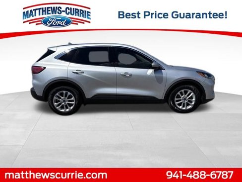 Certified 2020 Ford Escape SE image 3