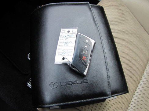 Used 2019 Lexus ES 350 w/ Premium Package image 39