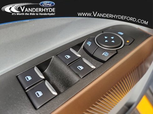 Used 2023 Ford Maverick Lariat w/ Lariat Luxury Package image 18