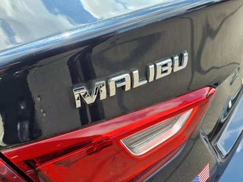 Used 2017 Chevrolet Malibu LT image 18