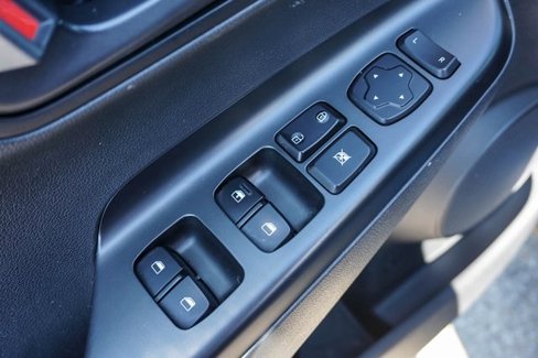 Used 2022 Hyundai Kona SEL image 11
