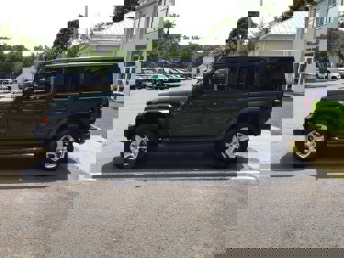 Used 2021 Jeep Wrangler Unlimited Sport image 4