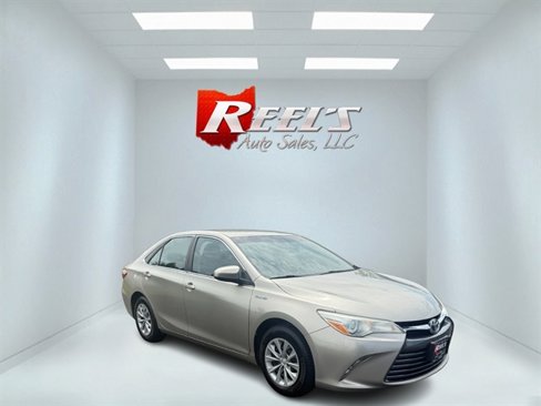 Used 2015 Toyota Camry LE image 3