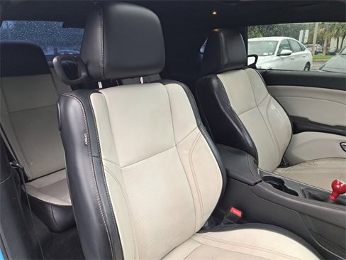 Used 2015 Dodge Challenger R/T Plus image 12