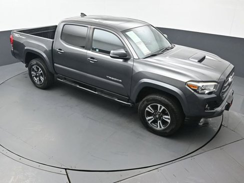 Certified 2017 Toyota Tacoma TRD Sport image 47
