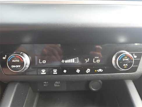 Used 2023 Mitsubishi Outlander SE image 23