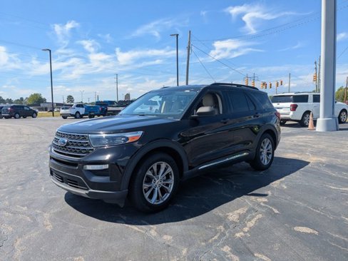 Certified 2022 Ford Explorer XLT w/ Equipment Group 202A image 4