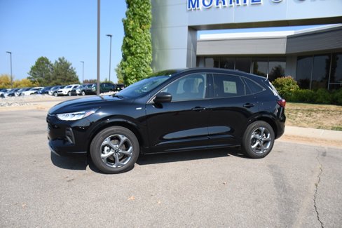 Used 2023 Ford Escape ST-Line w/ Tech Pack #1 image 2