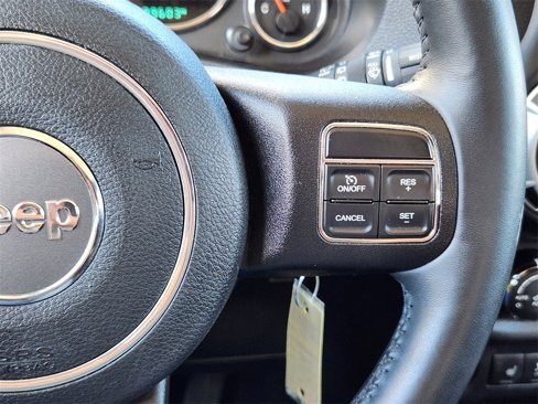 Used 2015 Jeep Wrangler Unlimited Sahara w/ Connectivity Group image 19