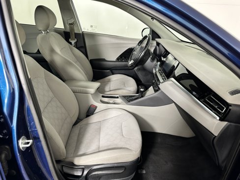 Used 2022 Kia Niro LXS image 10