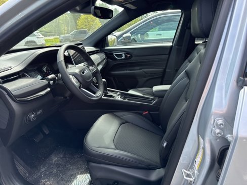 New 2025 Jeep Compass Latitude w/ Convenience Group image 14
