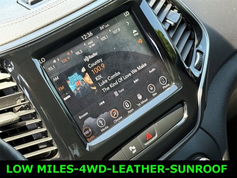 Used 2019 Jeep Cherokee Limited image 22