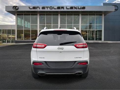 Used 2016 Jeep Cherokee Limited w/ Luxury Group image 4