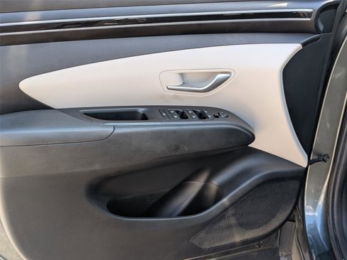 Certified 2022 Hyundai Tucson SE image 12