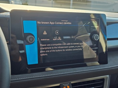 New 2025 Volkswagen Taos SE image 35