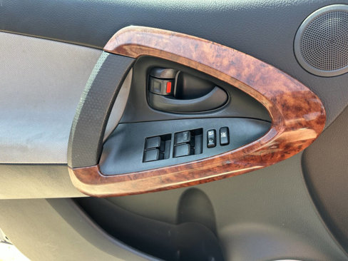 Used 2008 Toyota RAV4 Limited image 15