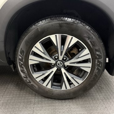 Used 2021 Nissan Rogue SV image 11