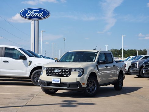 New 2025 Ford Maverick XLT image 2