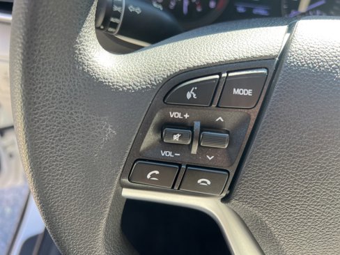 Used 2020 Hyundai Tucson SE w/ Winter Weather Package image 14