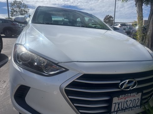 Used 2017 Hyundai Elantra SE image 1