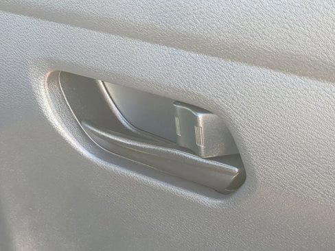 Used 2021 Nissan Versa S image 33
