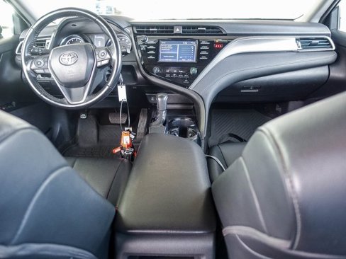 Used 2019 Toyota Camry SE image 4