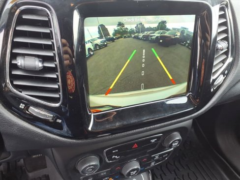 Used 2018 Jeep Compass Limited w/ Navigation Group image 25