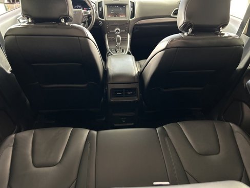 Used 2018 Ford Edge Titanium image 32