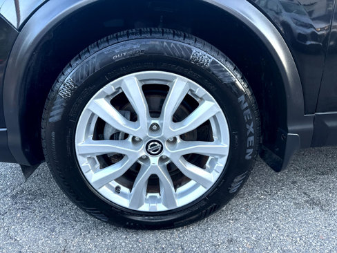 Used 2020 Nissan Rogue Sport SV image 25