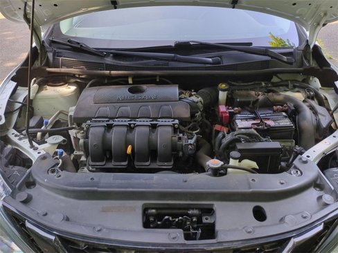 Used 2018 Nissan Sentra SR w/ SR Midnight Edition Package image 28