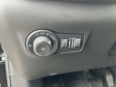 Used 2023 Jeep Compass Latitude w/ Sun and Sound Group image 24