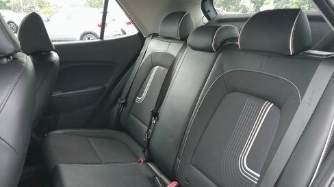 Certified 2022 Hyundai Venue Limited w/ Cargo Package image 6