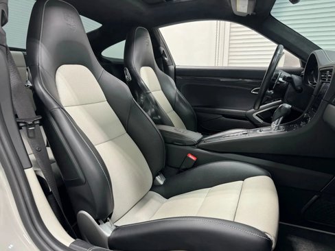 Used 2019 Porsche 911 Turbo S image 32